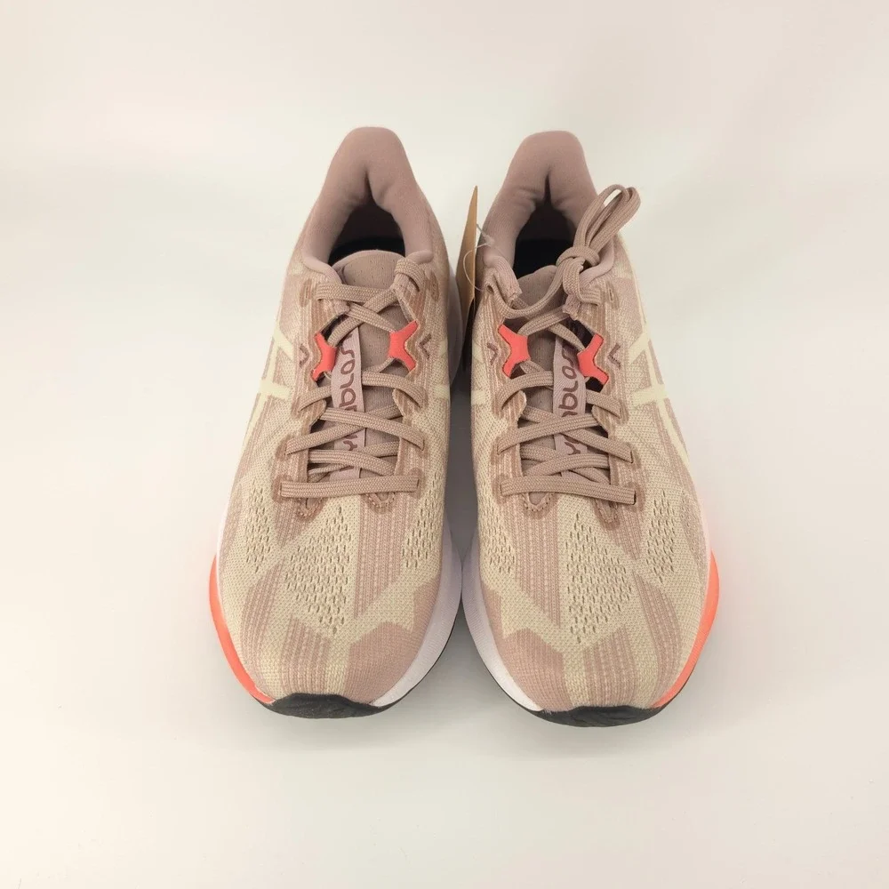 Asics Womens Dynablast 5 Running Shoes size 8 Fawn/Oyster White New In Box